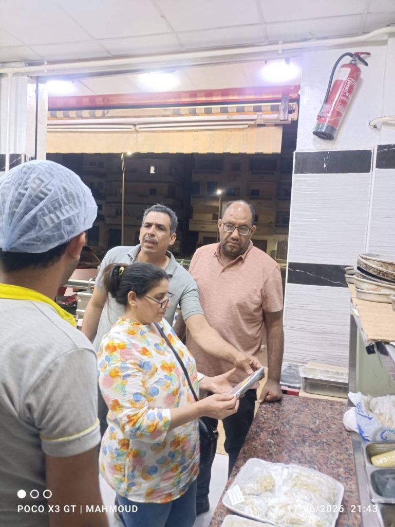حملة مكبرة بحي عتاقة لضبط المحلات والمنشآت الغذائية غير المرخصة بالسويس