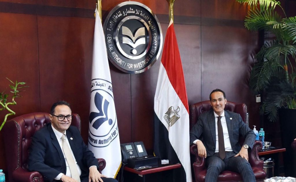 قطاعات صناعة السفن والشحن والخدمات اللوجستية تمتلك فرصاً كبيرة للنمو فى ظل التطور المستمر للبنية التحتية.