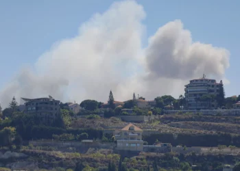 الجيش الإسرائيلي ينفذ تفجيرا كبيرا ويحرق منازل عدة جنوبي لبنان