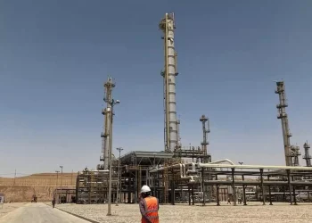 العراق يؤكد استمرار عقود النفط الأجنبية رغم تداعيات التوترات الإقليمية
