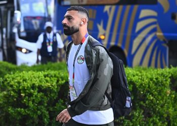 محمد صلاح يصل السعودية ويؤجل حسم مستقبله بعد تعثر مفاوضات بشكتاش