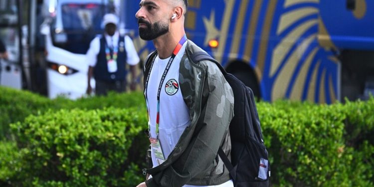 محمد صلاح يصل السعودية ويؤجل حسم مستقبله بعد تعثر مفاوضات بشكتاش