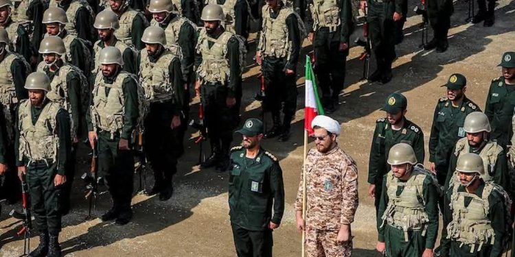 الحرس الثورى الإيرانى يحذر بريطانيا من السماح للقـ ـاذفات الأمريكية بالإقلاع من قواعدها