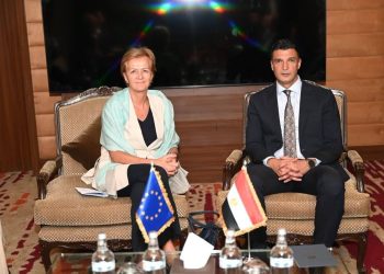 وزير الصناعة يبحث مع رئيسة بعثة الاتحاد الأوروبى لدى مصر سبل تعزيز التعاون بين مصر والاتحاد فى الملفات ذات الاهتمام المشترك