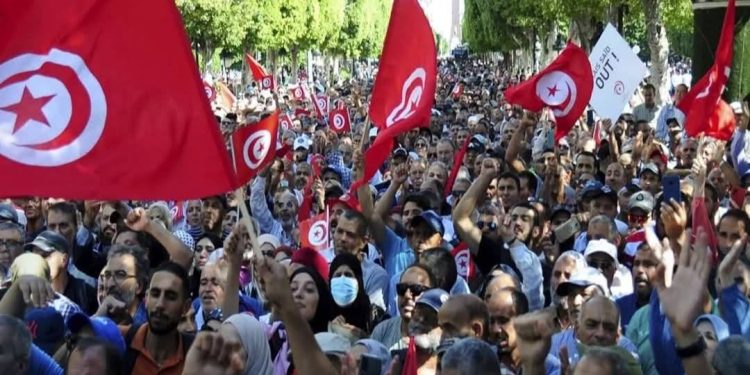 مظاهرات فى تونس للتنديد بالأوضاع الاجتماعية والاقتصادية