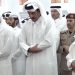 قطر: الشيخ تميم يتقدم المشيعين في جنازة والده الأمير الوالد الشيخ حمد بن خليفة آل ثاني