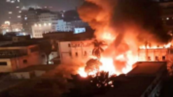 مقتل 29 شخصا في حريق ضخم بالعاصمة التايلاندية بانكوك