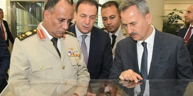 وزير الدفاع المصرى يختتم زيارة ناجحة لتركيا ويعود إلى مصر بعد مباحثات دفاعية موسعة