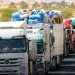 مصر تتخذ إجراءات لحماية سائقيها وتوقف عبور الشاحنات إلى السودان