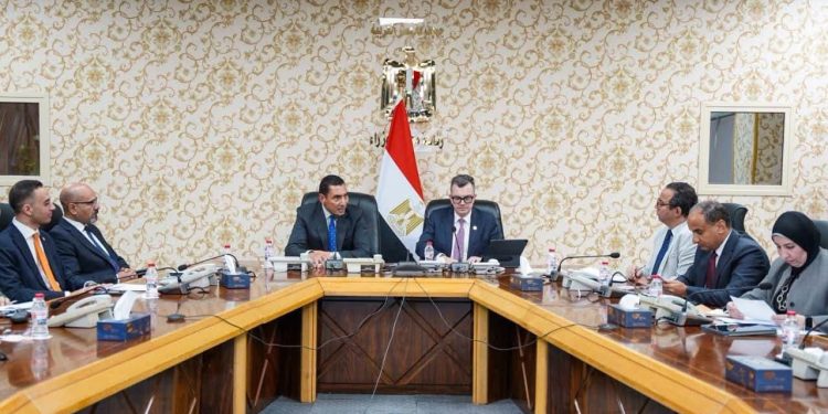 وزيرا التخطيط والتنمية الاقتصادية والشباب يبحثان الآليات التنفيذية لإطلاق مشروع اقتصاد الشباب