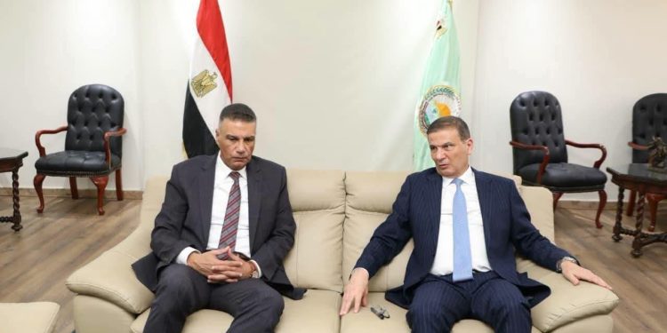 وزير الزراعة يبحث مع محافظ جنوب سيناء التوسع في زراعات النخيل والزيتون وتطوير المزارع الإرشادية