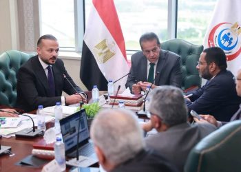 وزير الصحة يبحث مع الأمين العام لمؤسسة الجارحي تعزيز التعاون لدعم القطاع الصحى