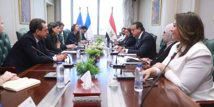 وزير الصحة يستقبل الوزيرة الفرنسية لتعزيز الشراكة الصحية بين مصر وفرنسا