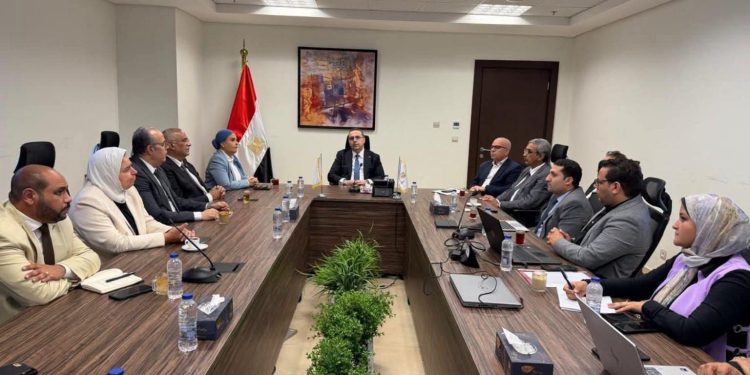الأمانة الفنية لـ القومى لتنظيم الإعلانات تدرس حوافز استخدام الطاقة المتجددة.. وتستعرض جهود تحديث المخططات الإعلانية