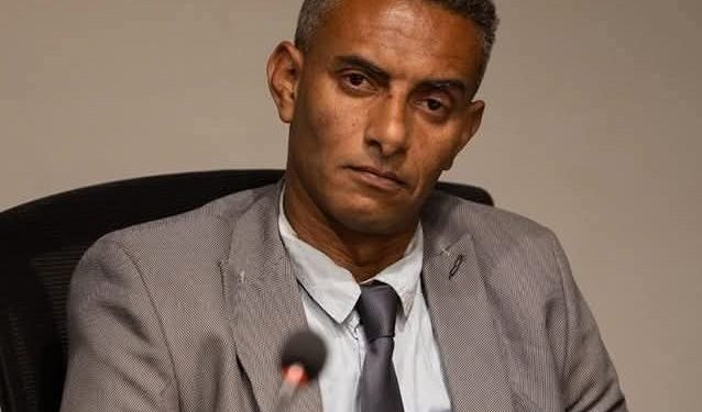 من أزامل الفراعنة إلى خوارزميات المنصات: التاريخ الذي لم يُكتب في قصور الرؤساء