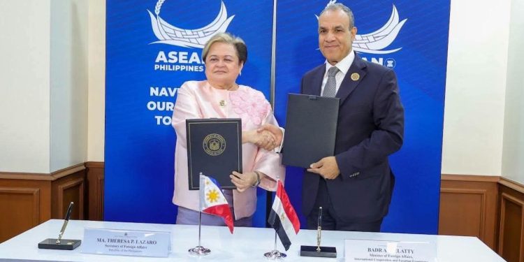 وزير الخارجية يوقع اتفاقا يسمح بالنفاذ الفورى لخمس سلع زراعية مصرية إلى السوق الفلبينية