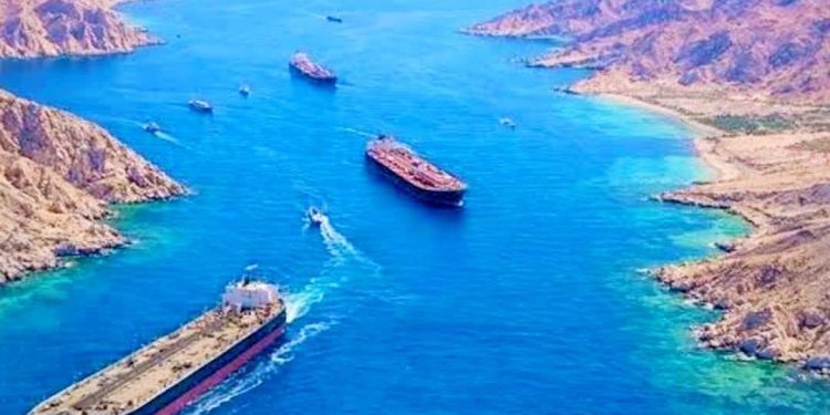 تراجع غير مسبوق فى حركة السفن عبر باب المندب وهرمز وسط تصاعد المخاوف الأمنية