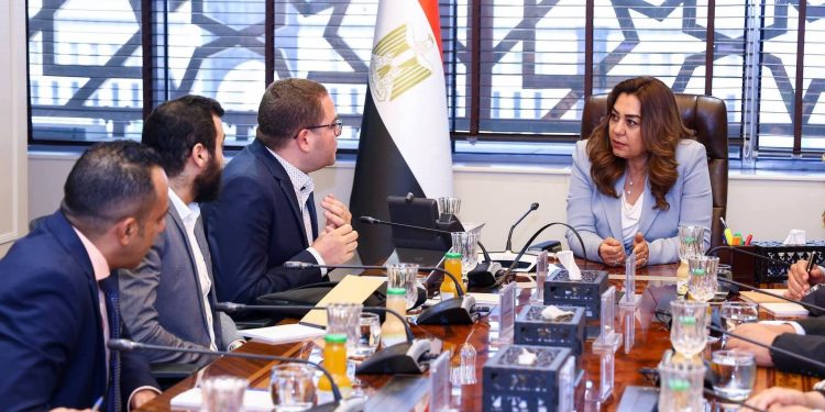 وزيرة التنمية المحلية والبيئة تتابع جاهزية منظومة النظام الرقمى المتكامل لتقييم الأثر البيئى