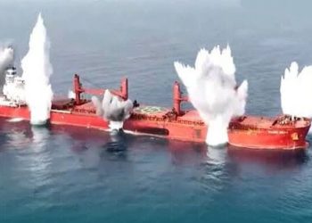 الحـوثيون يدرسون فرض رسوم على السفن فى البحر الأحمر