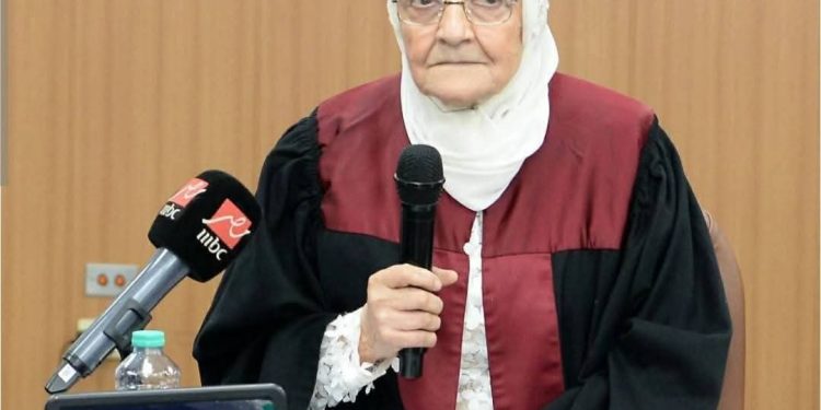 أكاديمية التميز بالهند تصدر قرار بتعيين الدكتورة آمال إسماعيل ، أستاذ زائر