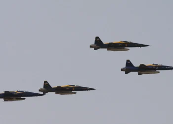 طهران: فريق من خبرائنا ينتظر منذ أشهر دخول قطر للتحقيق في مصير الطيارين