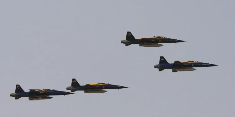 طهران: فريق من خبرائنا ينتظر منذ أشهر دخول قطر للتحقيق في مصير الطيارين