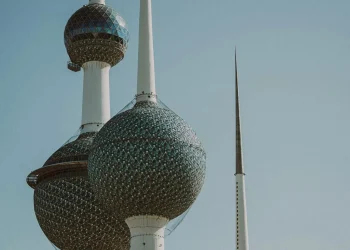 عاجل : الدفاع الكويتية تعلن اعتراض منظوماتها لمسيرات إيرانية فوق أراضي البلاد  
