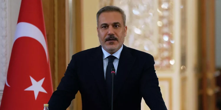 فيدان: تركيا تنتظر ردا من روسيا وأوكرانيا على اقتراح لأنقرة بإعلان وقف مؤقت للصراع