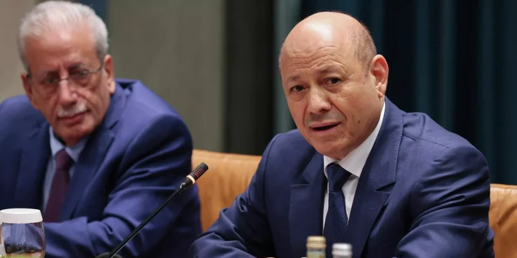 مجلس الدفاع الوطني اليمني يعلن توسيع عمليات الردع الجوي والصاروخي ضد جماعة أنصار الله