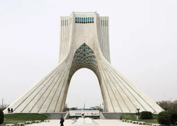 طهران: أي حرب اقتصادية تشنها الولايات المتحدة ضد إيران ستقابل بإجراءات تستهدف حركة النفط