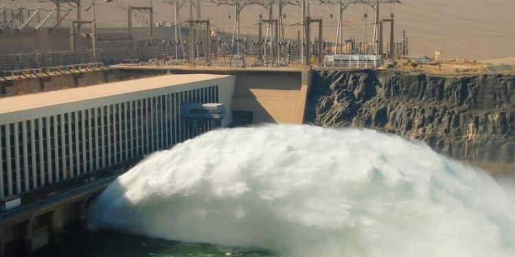 بعد زلزال الفجر.. مصر تؤكد سلامة السد العالي والمنشآت المائية