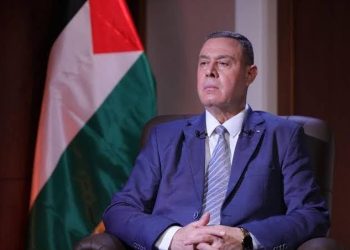 الرئيس محمود عباس ينعي سفير فلسطين لدى مصر القائد الوطني دياب اللوح