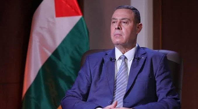 الرئيس محمود عباس ينعي سفير فلسطين لدى مصر القائد الوطني دياب اللوح
