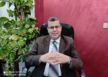 السعادة الظاهرية بين البشر