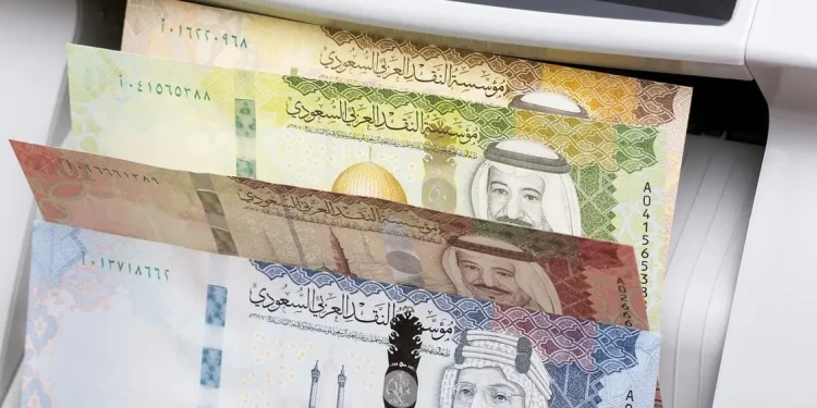 ارتفاع تحويلات الوافدين في السعودية 2% إلى 22.7 مليار دولار بالنصف الأول