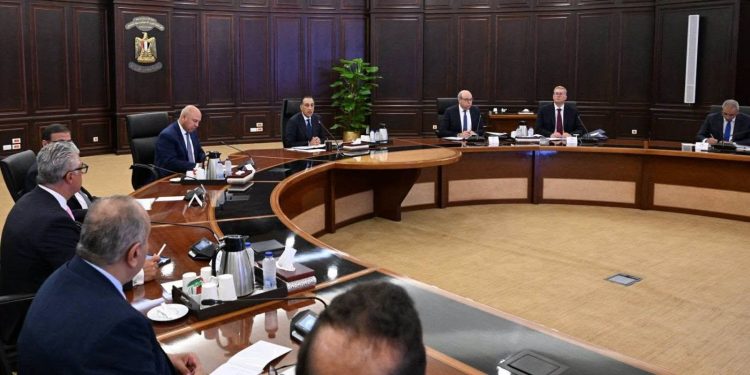 رئيس الوزراء يترأس الاجتماع الثالث للجنة الوزارية لوحدة الصين
