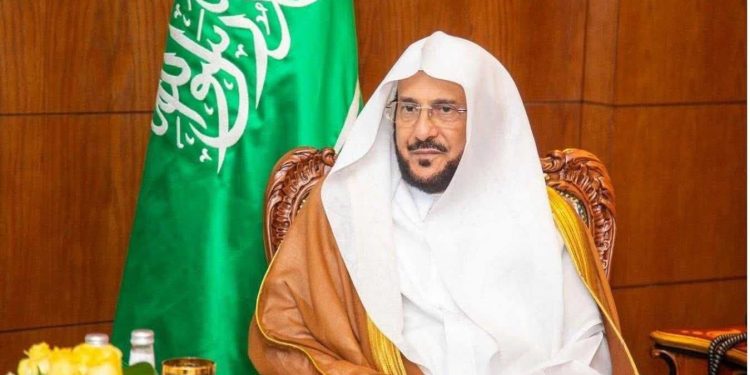 وزير الشؤون الإسلامية يوجّه بالتأكيد على الدعاة بعدم التدخل في القضايا الفكرية والفقهية والخلافات المثارة في الدول الأخرى