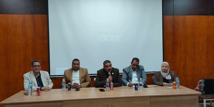 الوادي الجديد تشهد لقاء اعلامي حول بناء الوعى والحفاظ على الأمن القومى بكلية الطب 