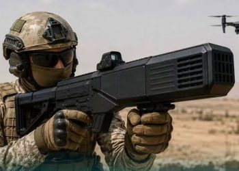 مصر تكشف عن «الدرع-2».. بندقية إلكترونية متطورة لمكافحة الطائرات المســـيّرة