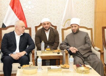 وزير الأوقاف يستقبل وفدا من داغستان بمسجد مصر الكبير 