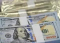خبيرة اقتصادية تكشف أسباب صعود الدولار وتوقعات سعر صرف الجنيه المصري بنهاية العام