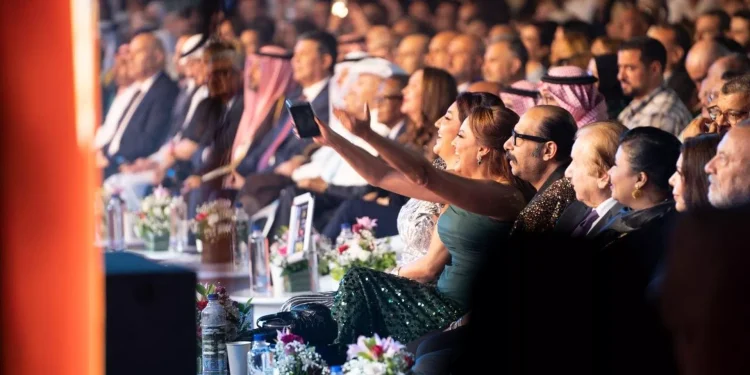 المهرجان العربي للإذاعة والتلفزيون يكرم عددا من الوجوه الفنية والإعلامية العربية