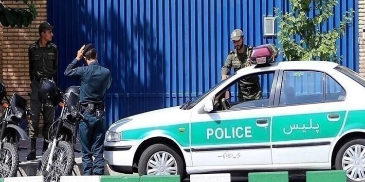 مقتل شرطي إيراني في هجوم مسلح بمدينة إيرانشهر جنوب شرق البلاد