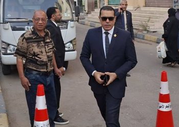 مدارس البحر الأحمر تبدأ العام الدراسي الجديد بروح المتابعة والانضباط