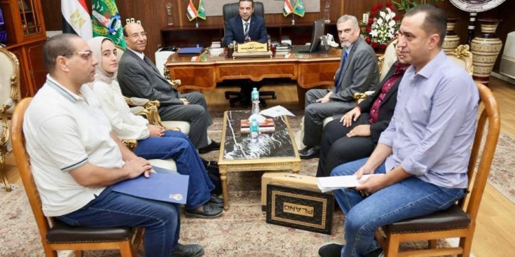محافظ المنوفية يلتقي أصحاب مشروعات «المبادرة الوطنية للمشروعات الخضراء الذكية»  