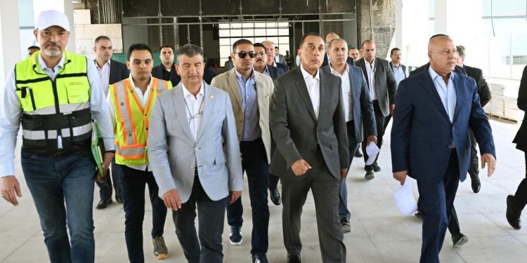رئيس الوزراء يتفقد مشروع الخط الأول من شبكة القطار الكهربائي السريع «السخنة – العلمين – مطروح»