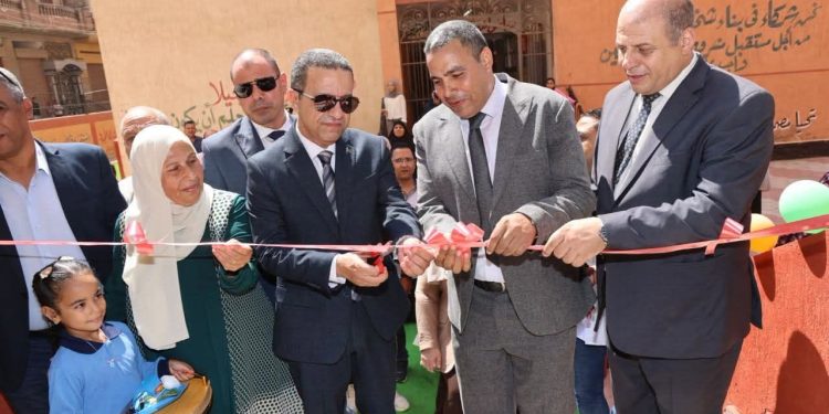 محافظ المنوفية يفتتح مدرستي الشهيد طيار صلاح الدين عمر الإبتدائية بالمصيلحة ومحمد كامل  بقويسنا     .