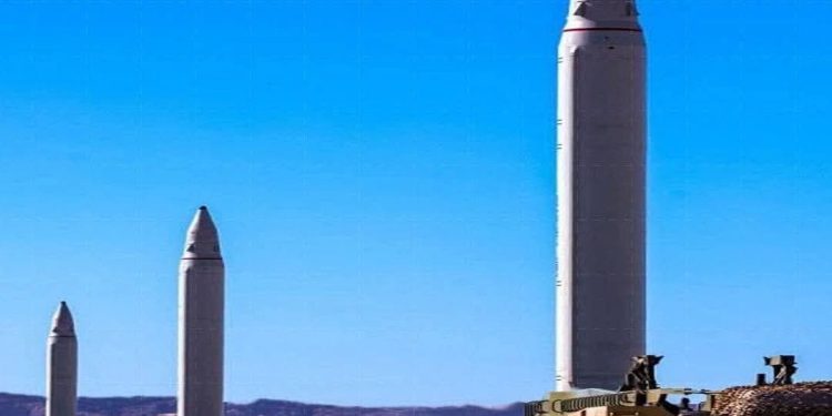 الحـوثى يستخدم الذكاء الاصطناعى فى تطوير صـواريخه البالـستية