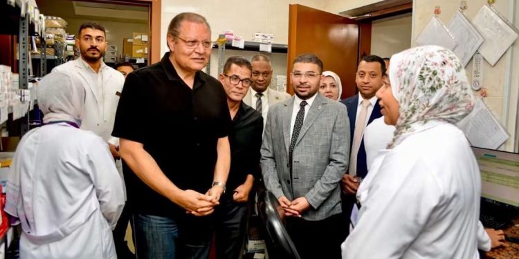 رئيس هيئة الاعتماد والرقابة الصحية يتفقد منشآت التأمين الصحي الشامل بالأقصر ويتابع استدامة تطبيق معايير الجودة على أرض الواقع