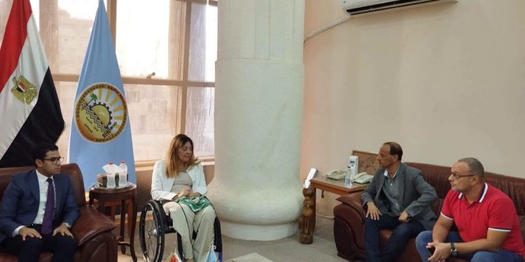المشرف العام على القومى للأشخاص ذوى الإعاقة تلتقى نائب محافظ مطروح ووكلاء المديريات لوضع حلول للتحديات التى تواجه ذوى الإعاقة